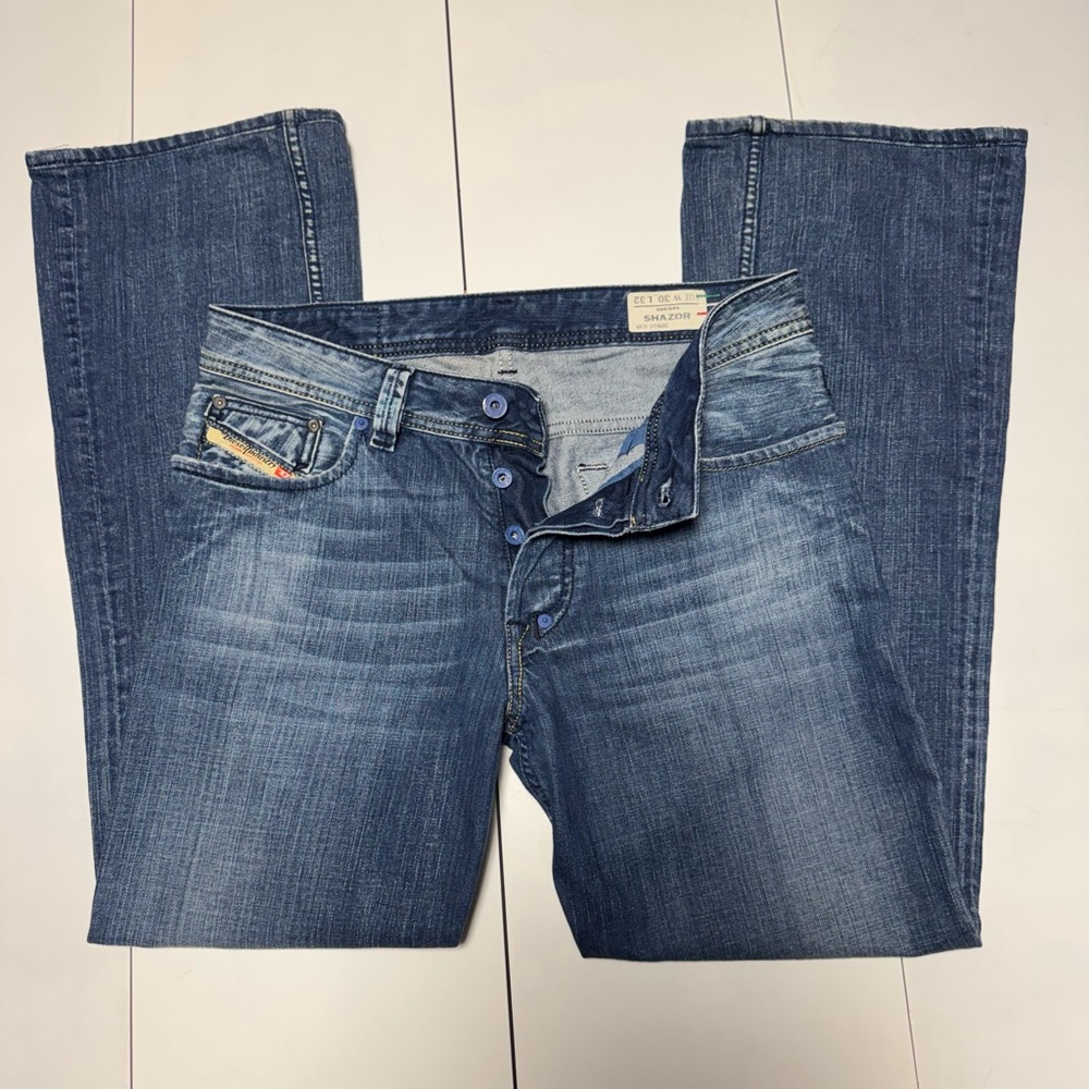 Vintage Diesel Men's Bootcut Jeans .
see photos . Length has been shortened